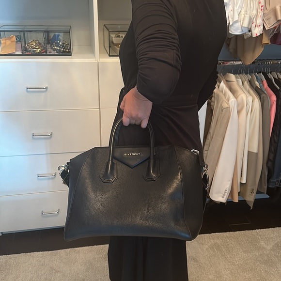 Givenchy - Picture 5 of 5